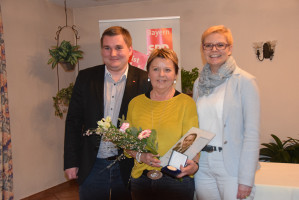 Helmuth-Rothemund-Medaille für Rita Rösch; mit MdB Sabine Dittmar und Kreisvorsitzenden René van Eckert